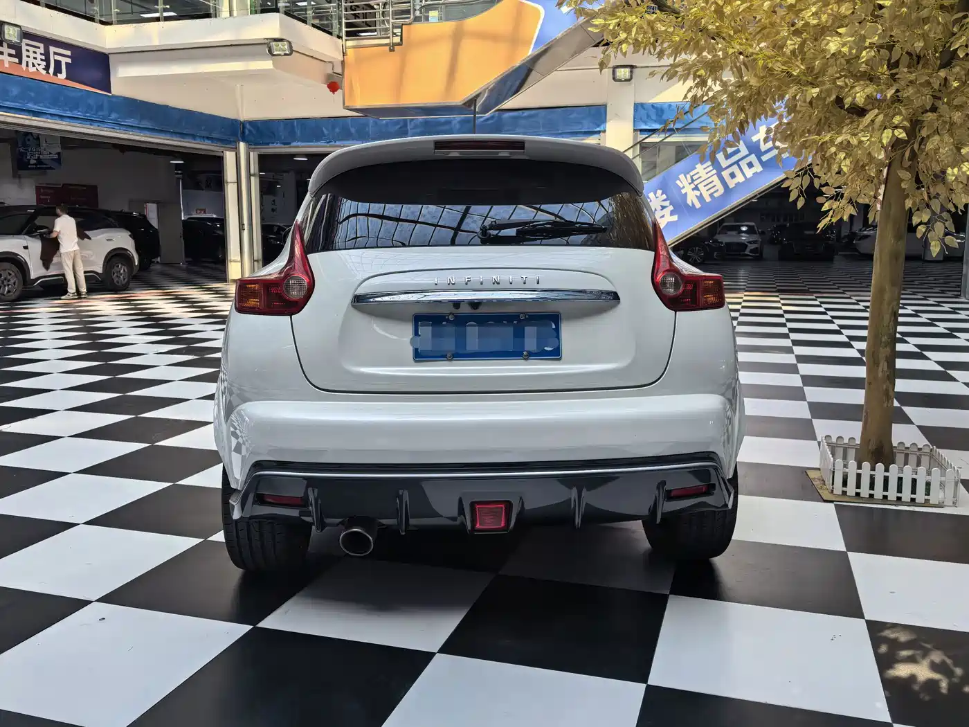 Infiniti ESQ 2019 2014 1.6L Free Edition