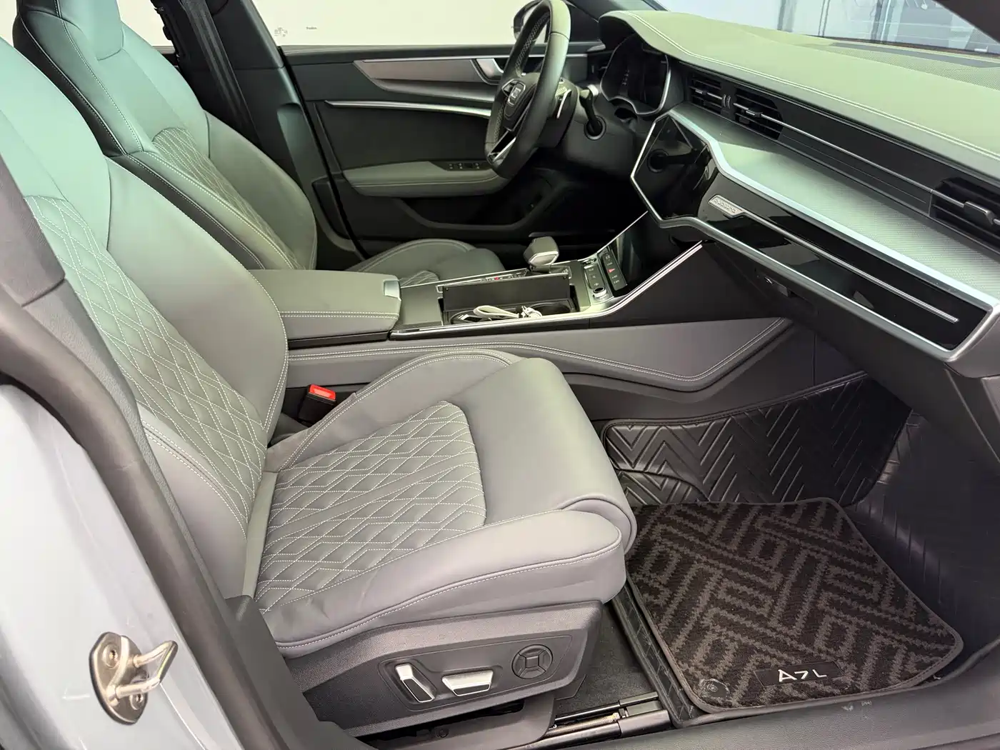 AUDI A7L