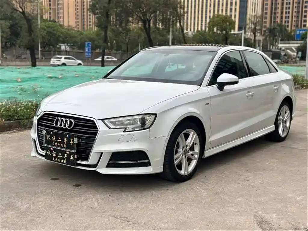 Audi A3 2018 30th Anniversary Limousine 35 TFSI Fashion