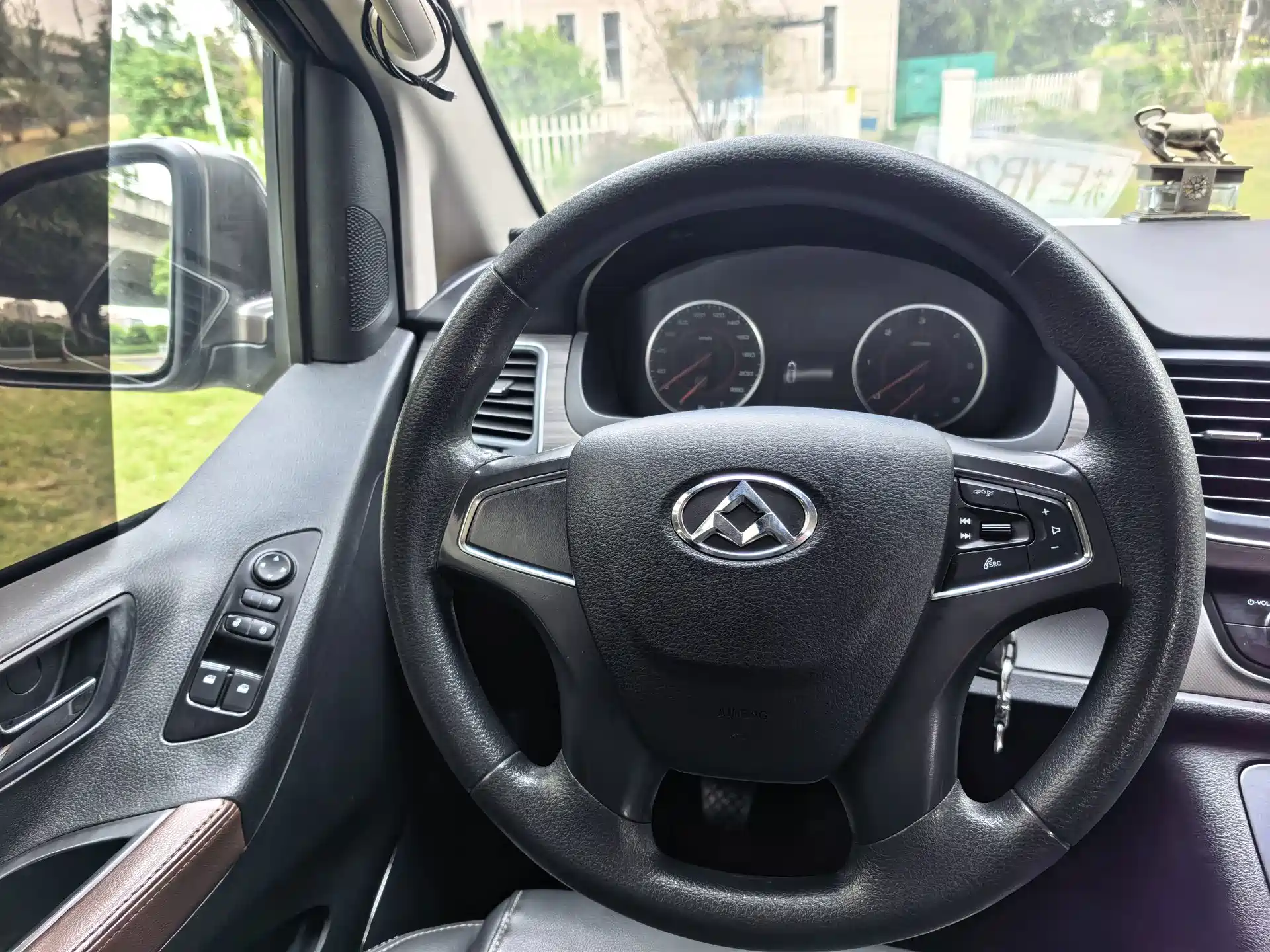 Фото 9 - Maxus G10