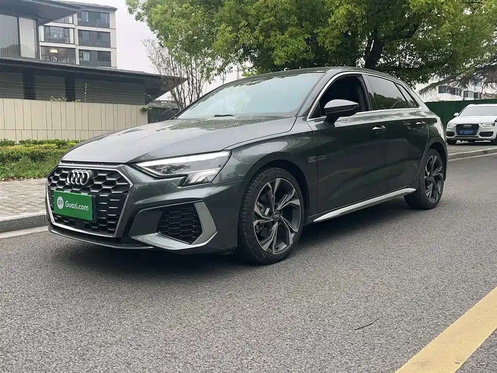 Audi A3 2021 Sportback 35 TFSI Premium Life Edition фото 2