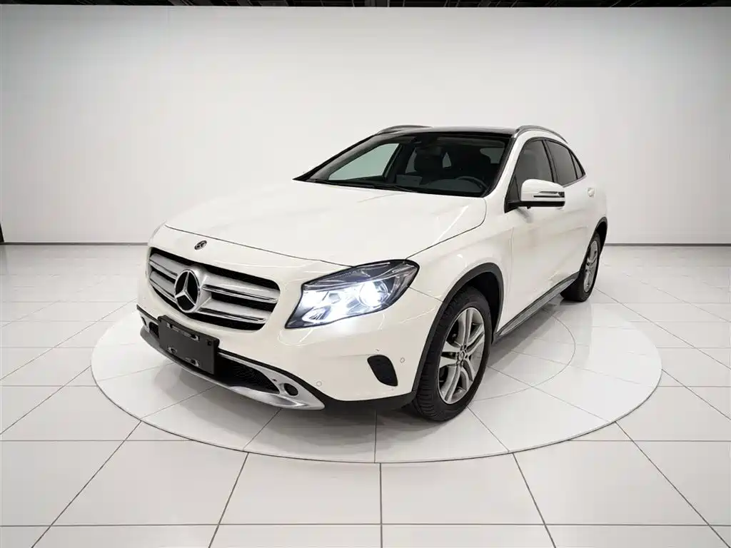 Mercedes-Benz GLA 2016 GLA 200 Fashion фото 2
