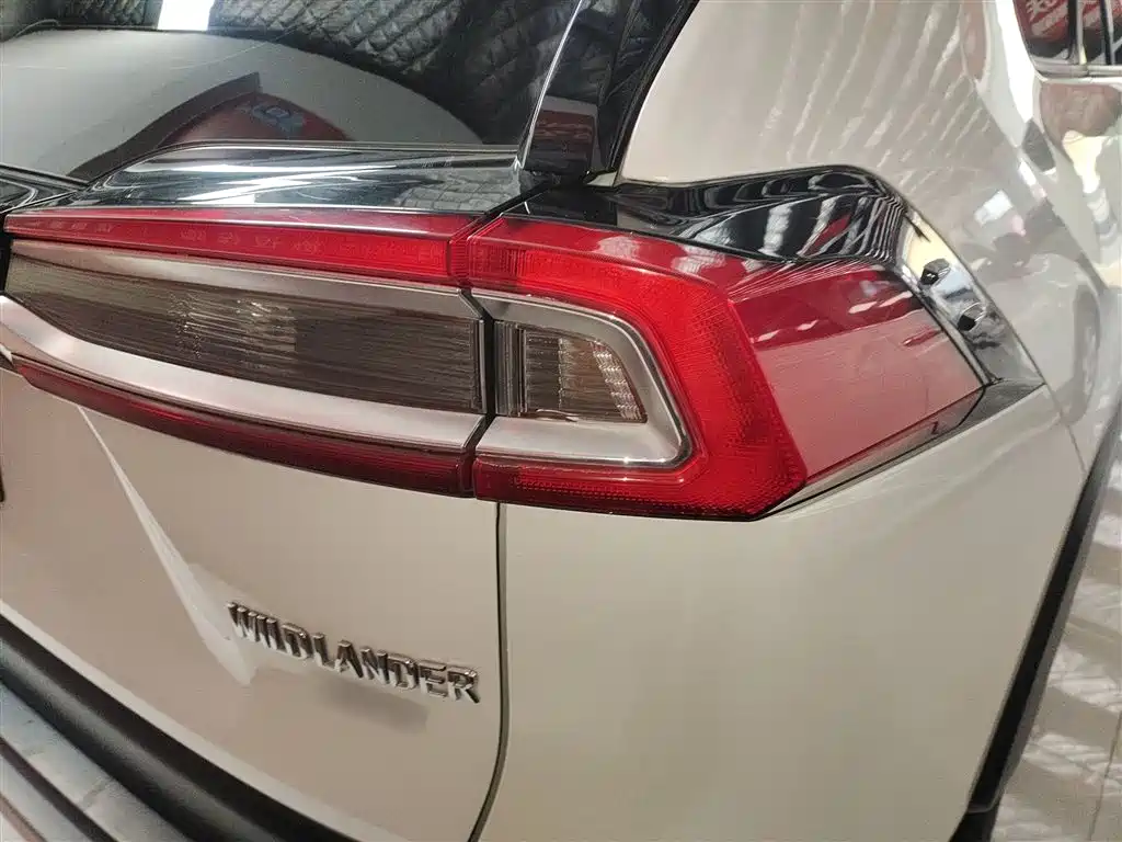 Toyota Wildlander 2023 2.0L CVT AWD Luxury PLUS фото 8
