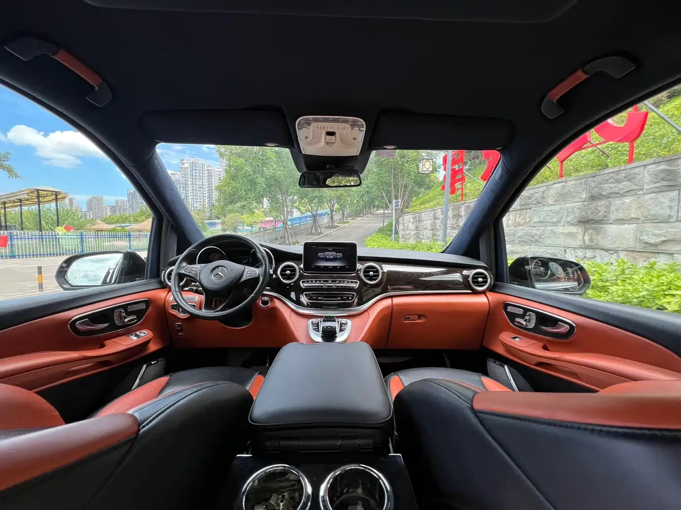 Mercedes-Benz V-Class 2018 V 260 L Premium Long Wheelbase Edition China VI фото 11