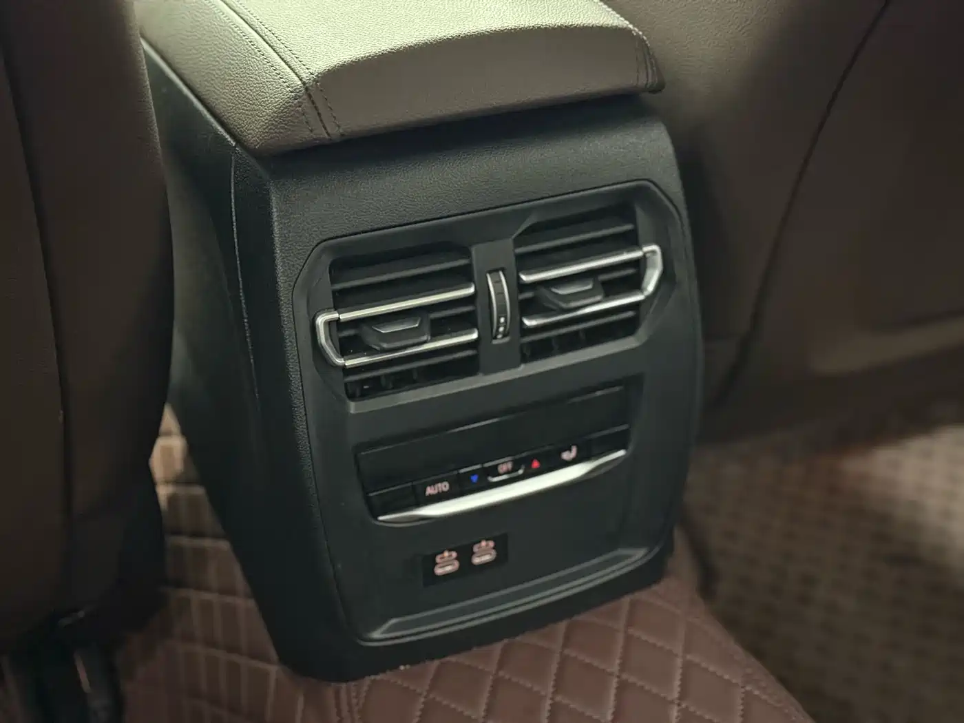 BMW 3 Series 2023 325Li M Sport Black Night Package фото 10