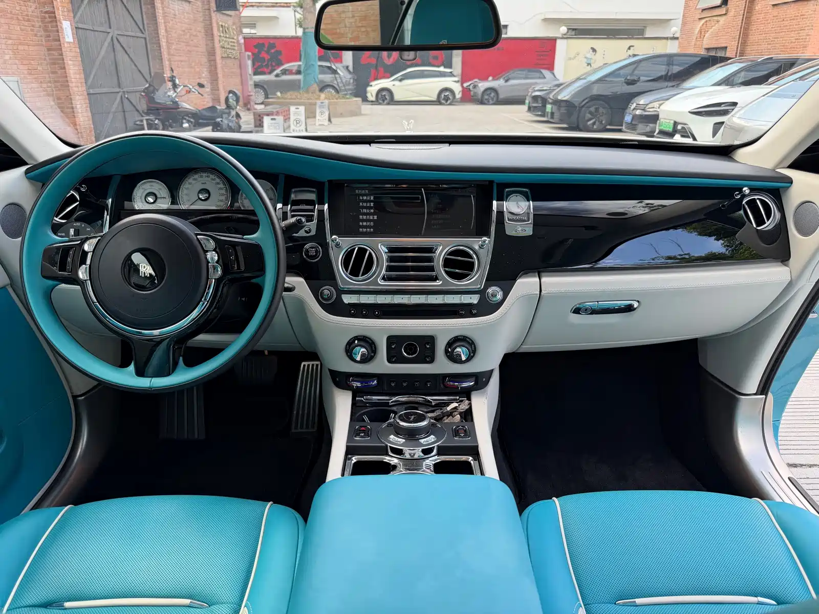 Фото 12 - Rolls-Royce Wraith