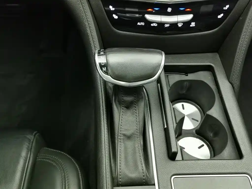 CADILLAC CT6 PLUG IN