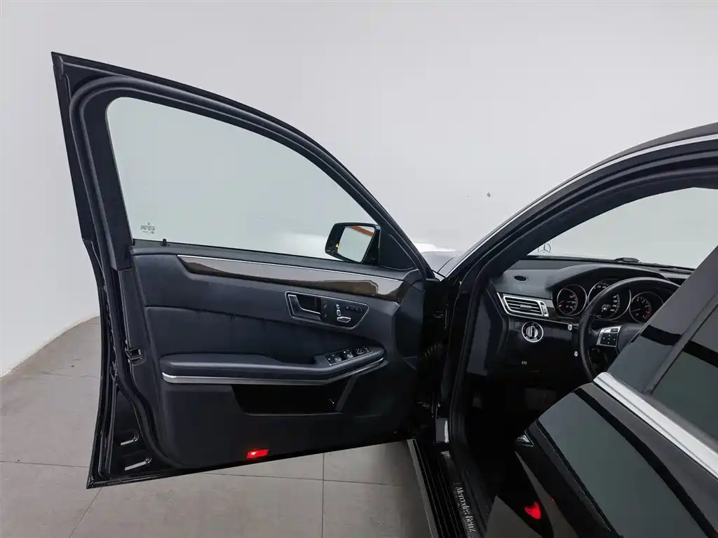 Mercedes-Benz E-Class 2015 E 260 L Luxury фото 8