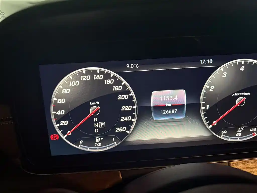 Mercedes-Benz E-Class 2018 E 300 L Luxury фото 8