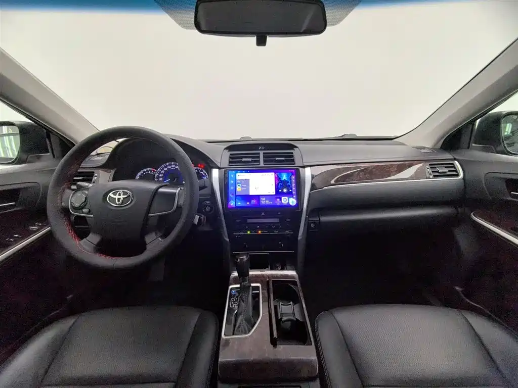 Toyota Camry 2016 2.0G 10th Anniversary Leading Edition фото 5