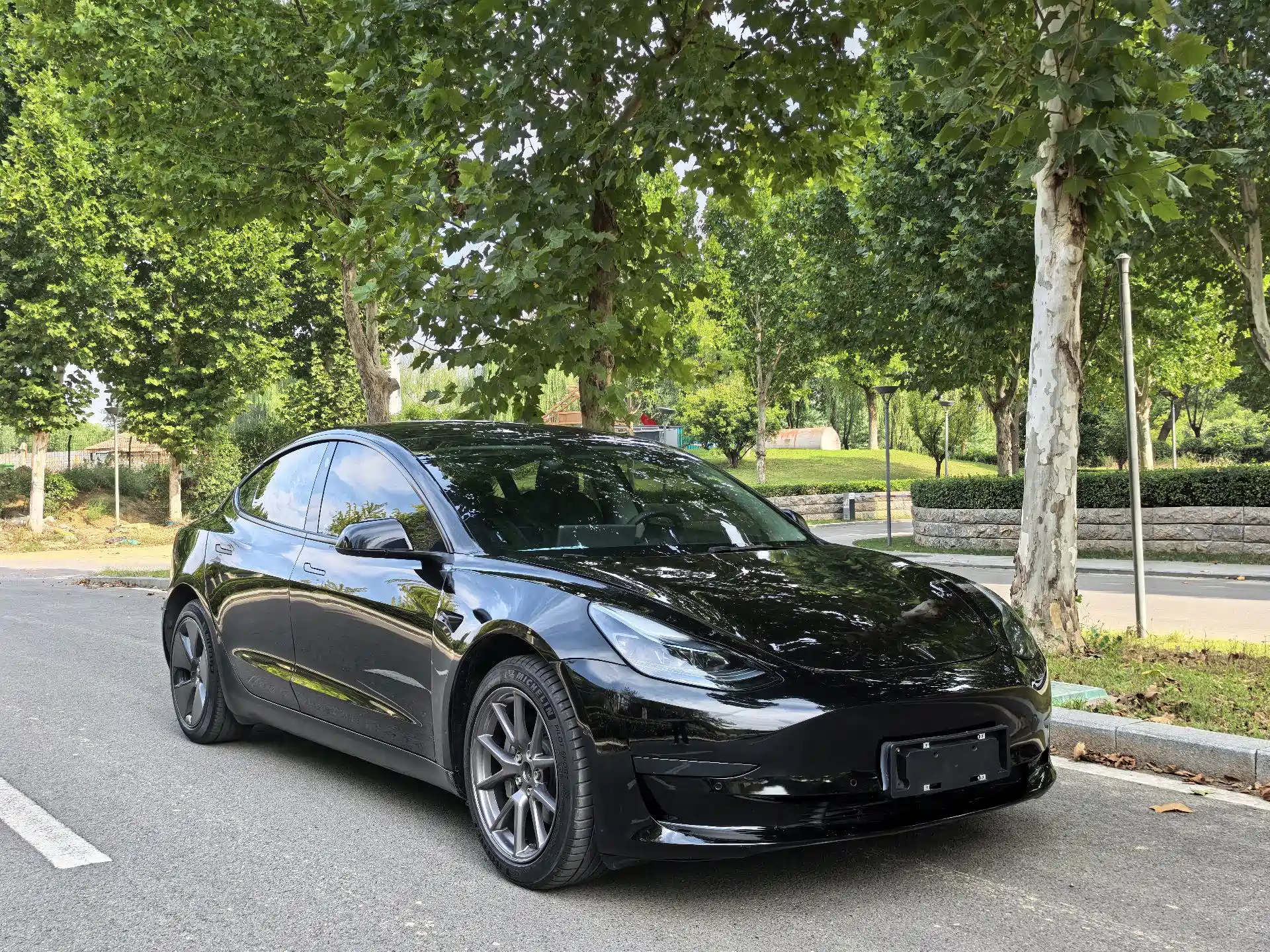 Фото 3 - Tesla Model 3