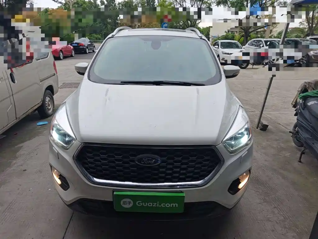 Фото 3 - Ford Kuga
