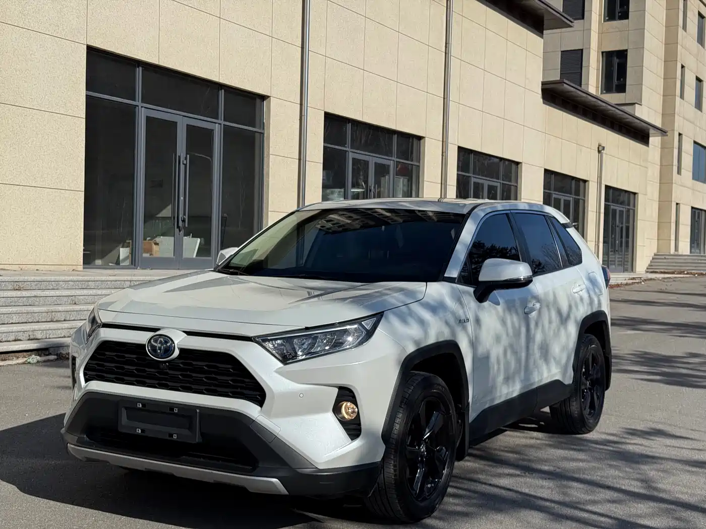 Toyota RAV4 Rongfang 2021 Facelift Hybrid 2.5L E-CVT 4WD Elite PLUS фото 2