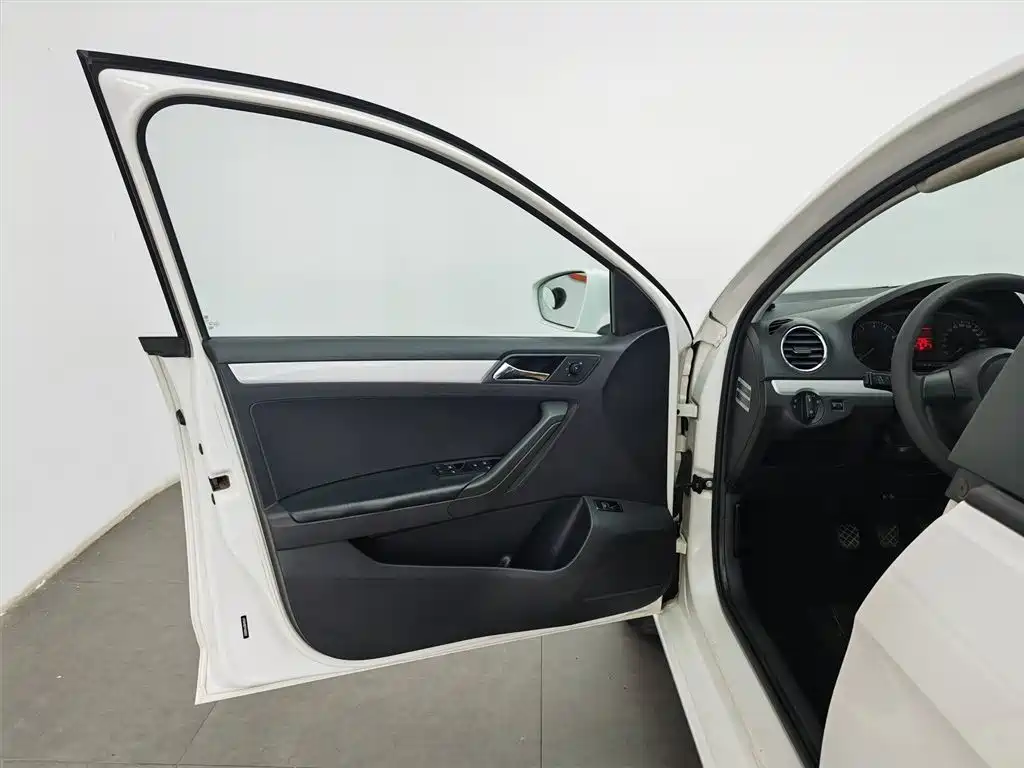 Volkswagen Jetta 2015 Value Edition 1.6L Manual Comfort фото 8