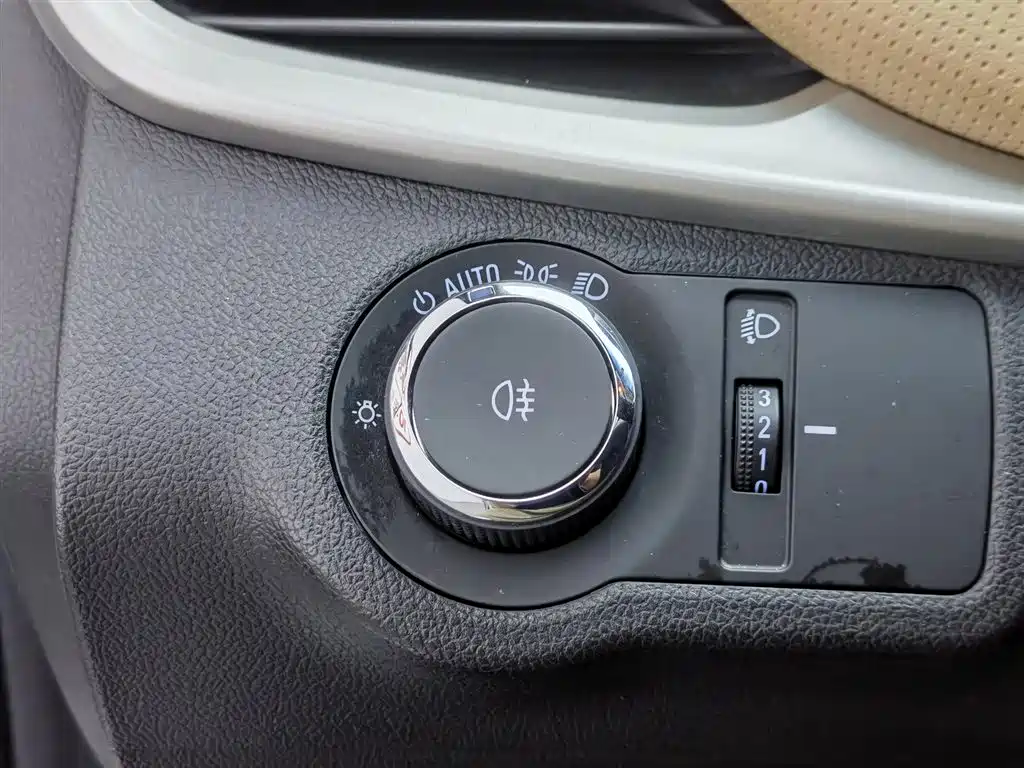 Chevrolet Monza 2020 320 Auto Comfort Edition фото 21
