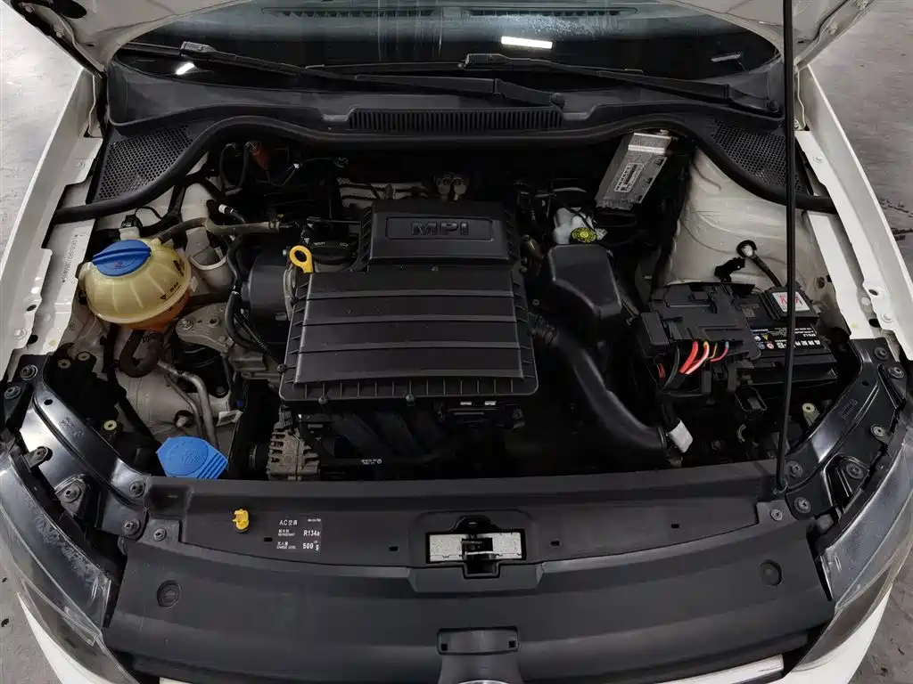 Volkswagen Polo 2018 1.5L Manual Safe Drive фото 6