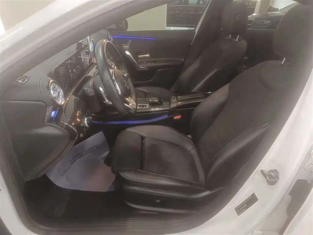 Mercedes-Benz A-Class 2019 A 200 L Sport Sedan фото 14