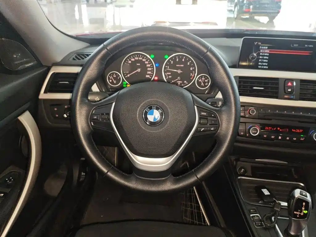BMW 3 Series GT 2014 320i Leading Edition фото 11