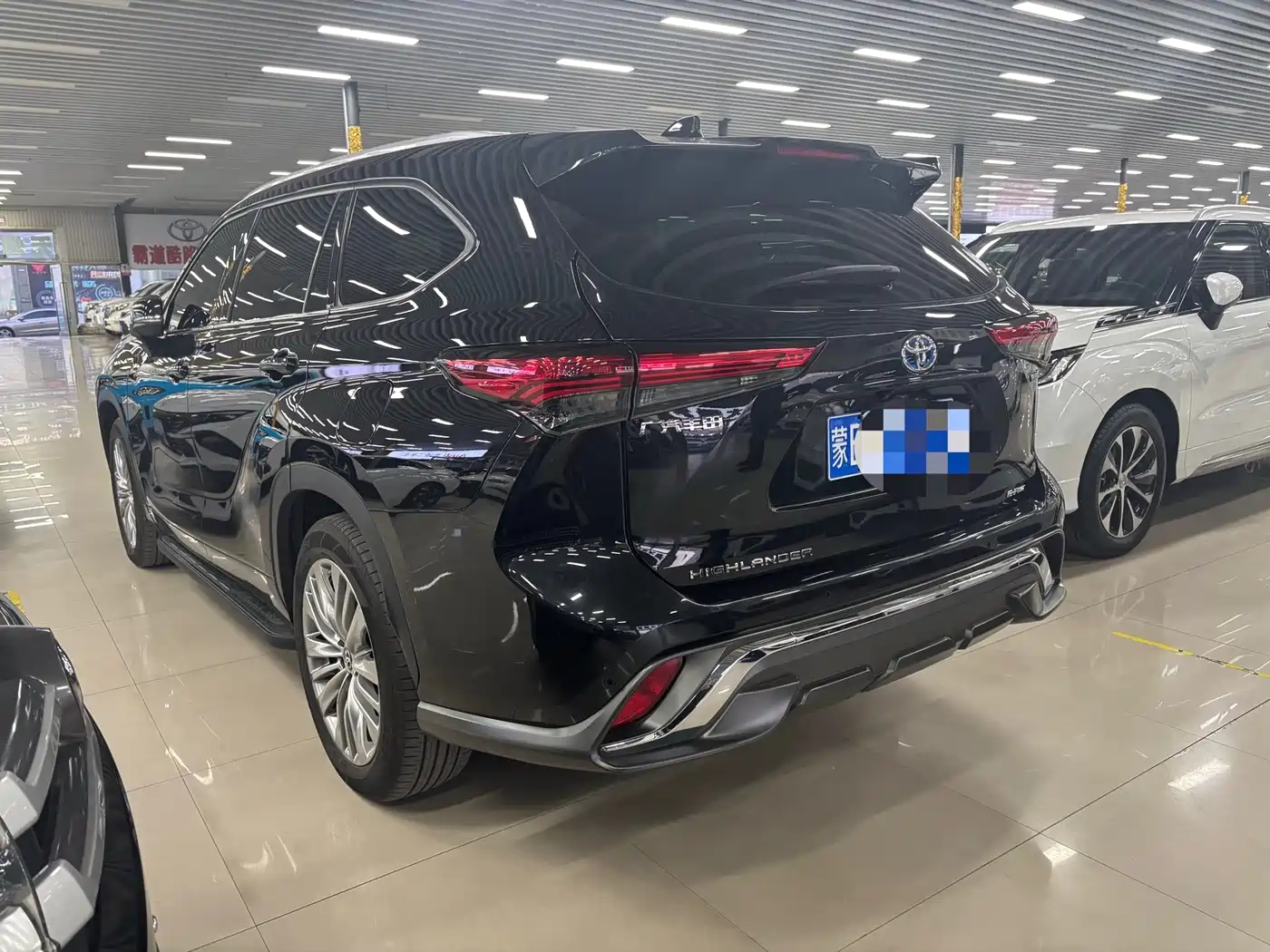 TOYOTA HIGHLANDER