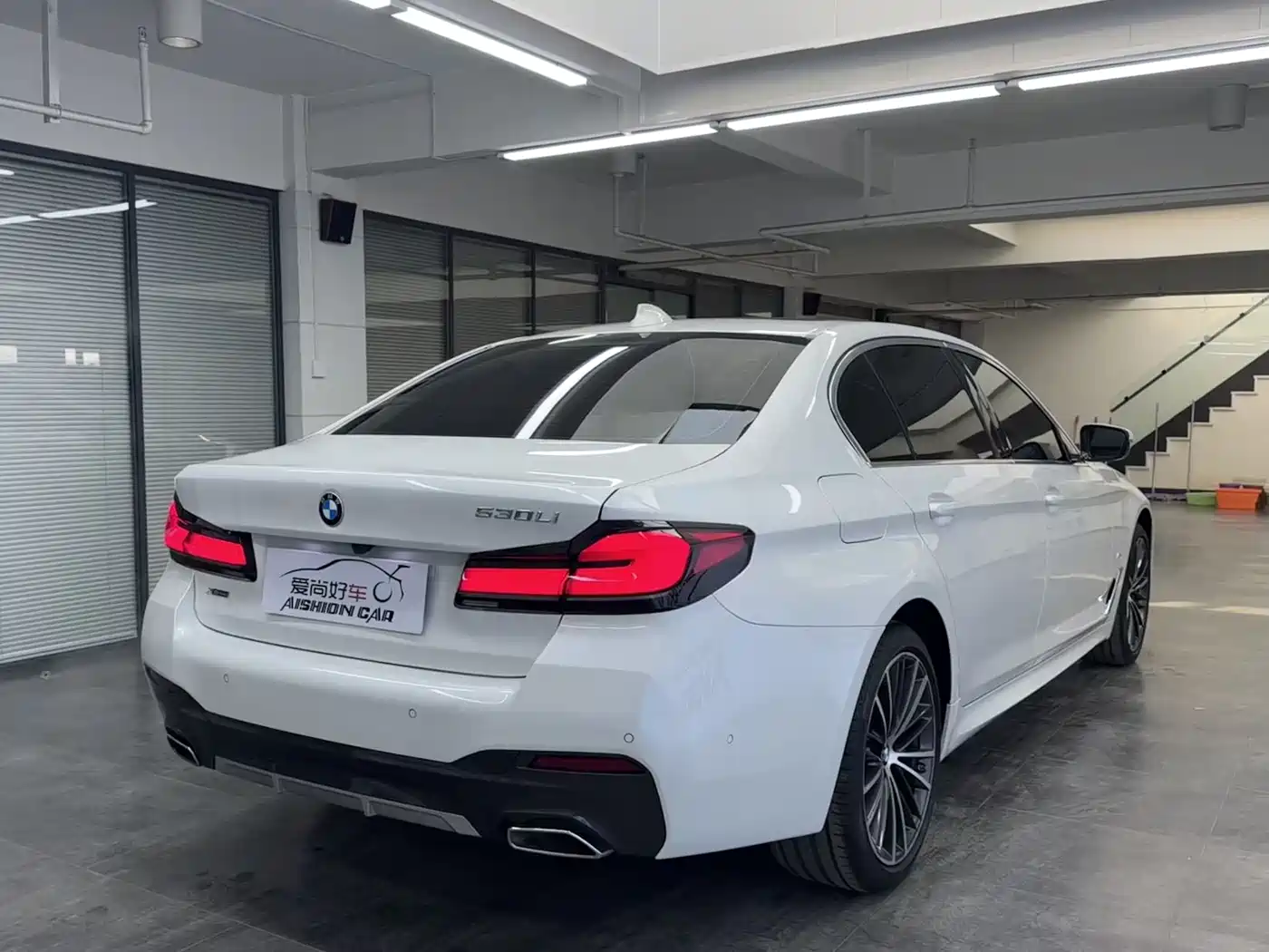 BMW 5 Series 2023 530Li xDrive M Sport Package фото 7