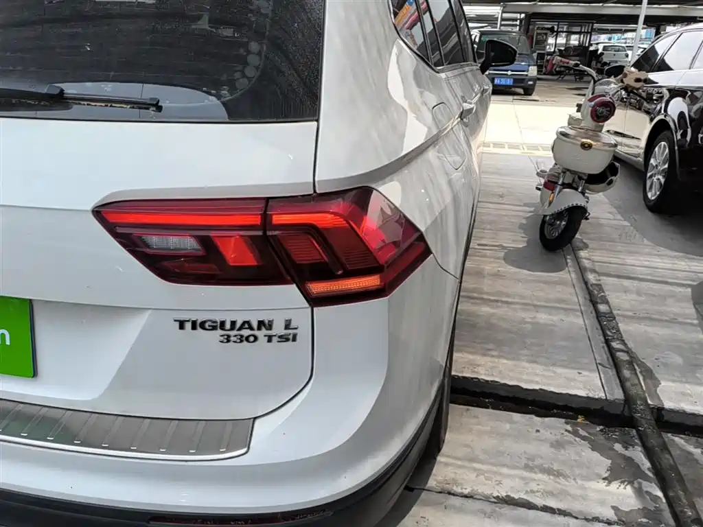 Volkswagen Tiguan L 2018 330TSI Automatic 2WD Trend Edition фото 24