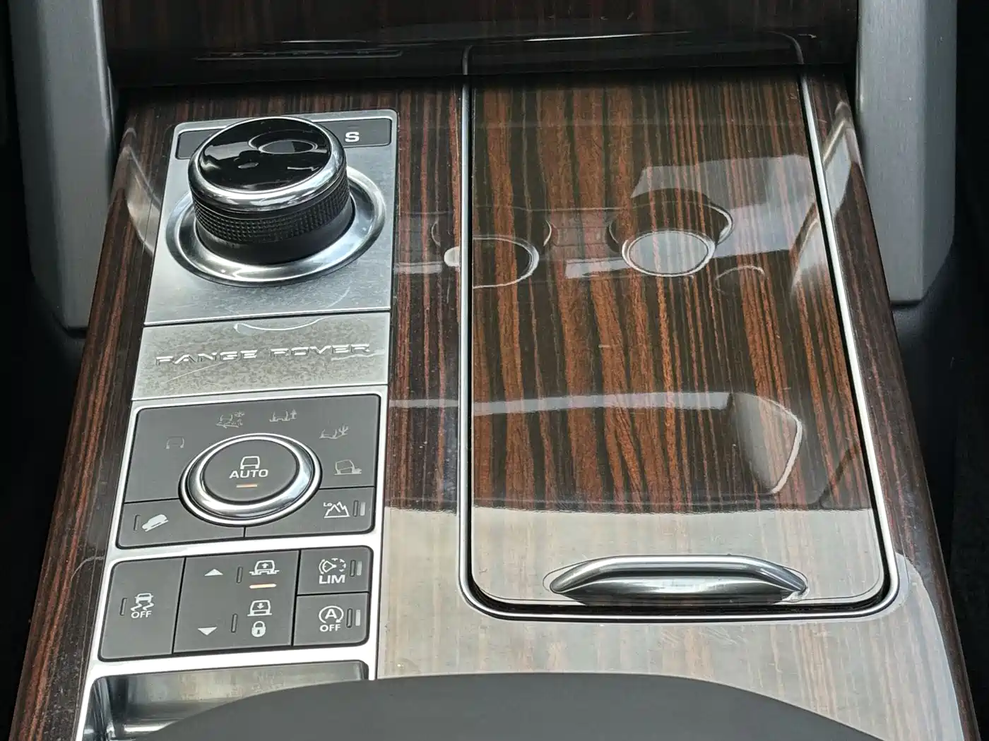 Land Rover Range Rover 2015 3.0 TDV6 Vogue фото 12