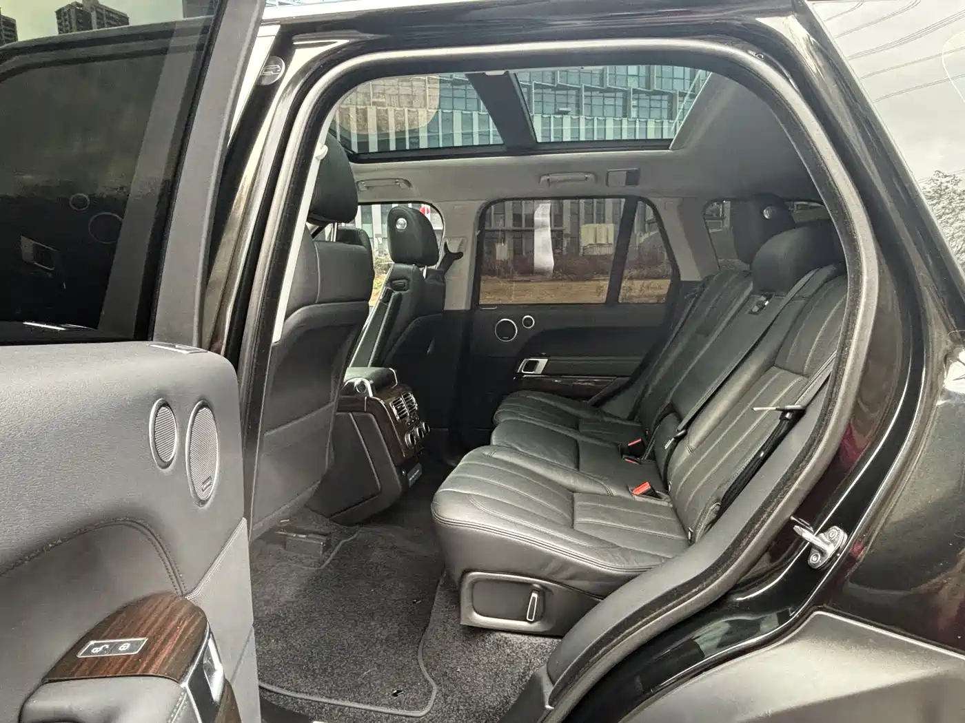 Land Rover Range Rover 2015 3.0 TDV6 Vogue фото 19