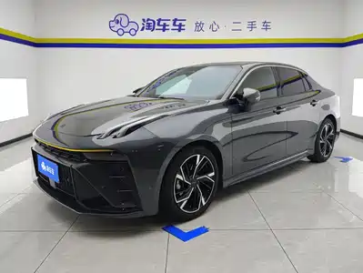 Lynk & Co 03