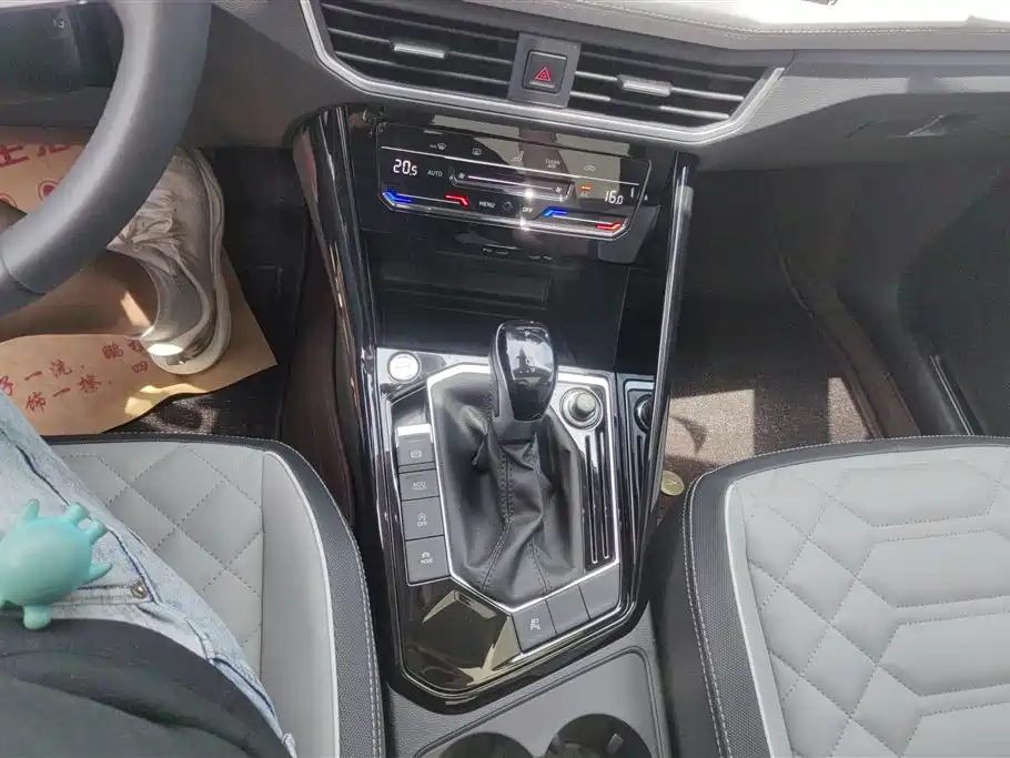 Volkswagen Tayron 2024 330TSI 2WD Luxury Plus Advanced фото 16