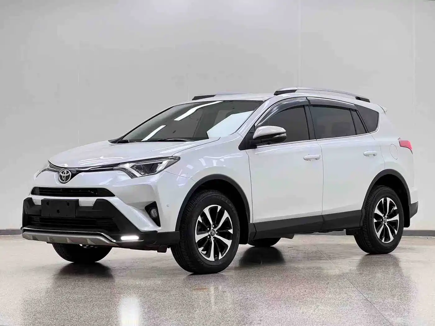 Toyota RAV4 Rongfang 2018 2.0L CVT 2WD Trend X Edition