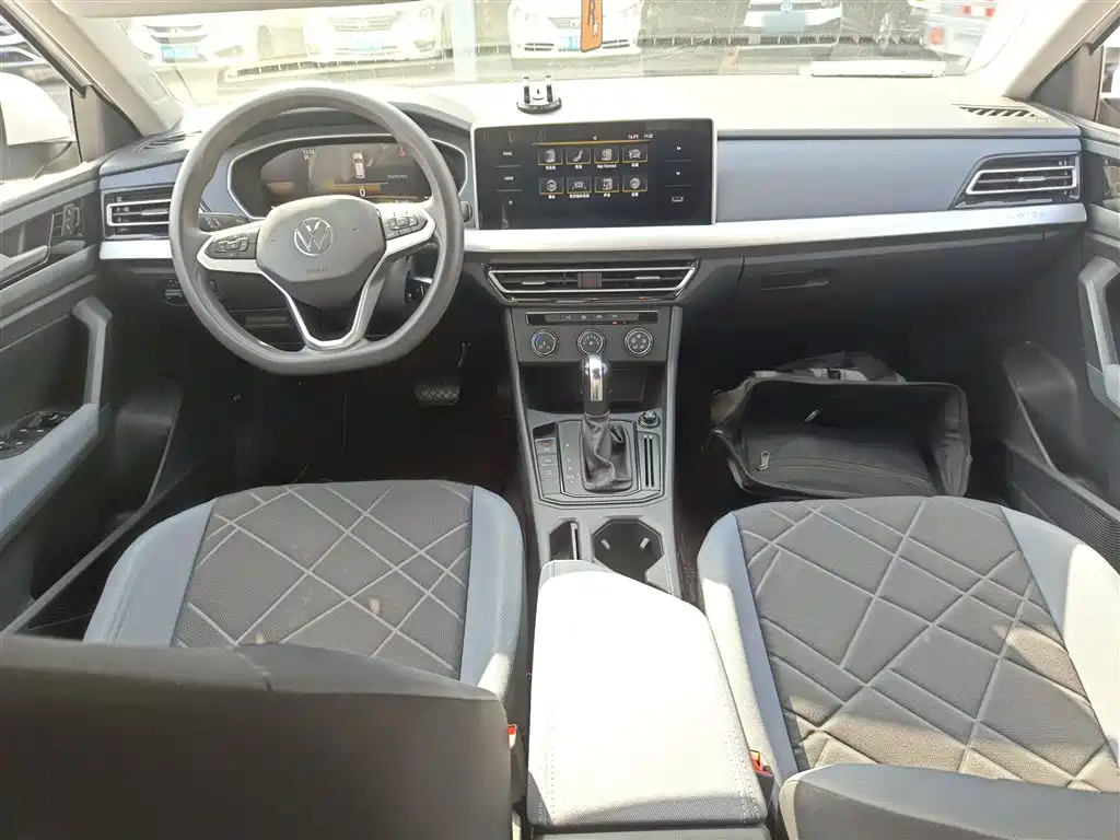 Volkswagen Lavida 2023 Facelift 1.5L Auto Comfort Edition фото 6