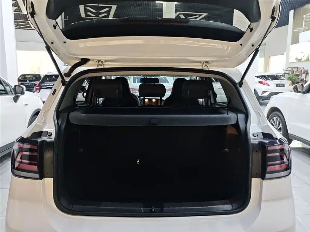 Volkswagen T-Cross 2019 1.5L Automatic Trend Edition фото 19