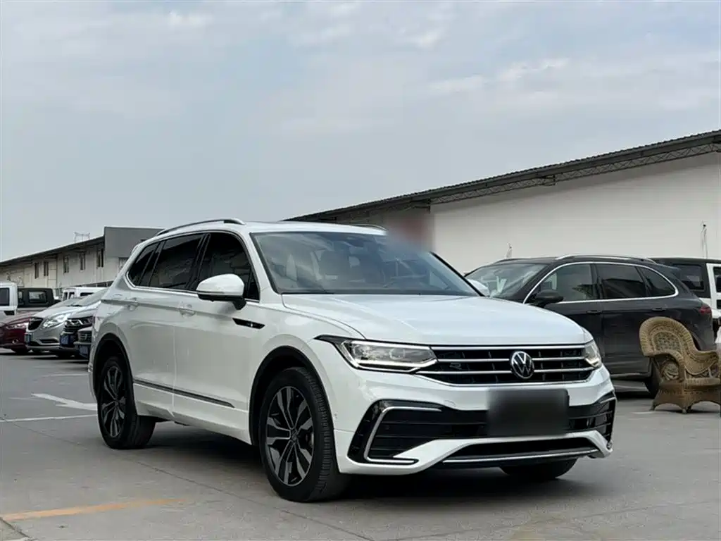 Volkswagen Tiguan L 2023 Facelift 330TSI Auto FWD R-Line Premium фото 4