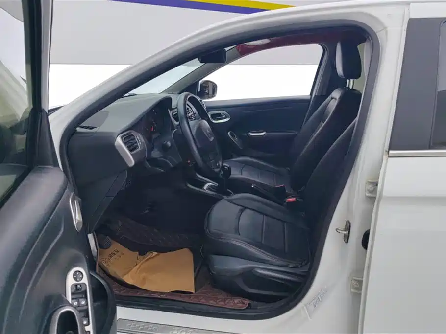 Peugeot 301 2014 1.6L Manual Comfort Edition фото 9