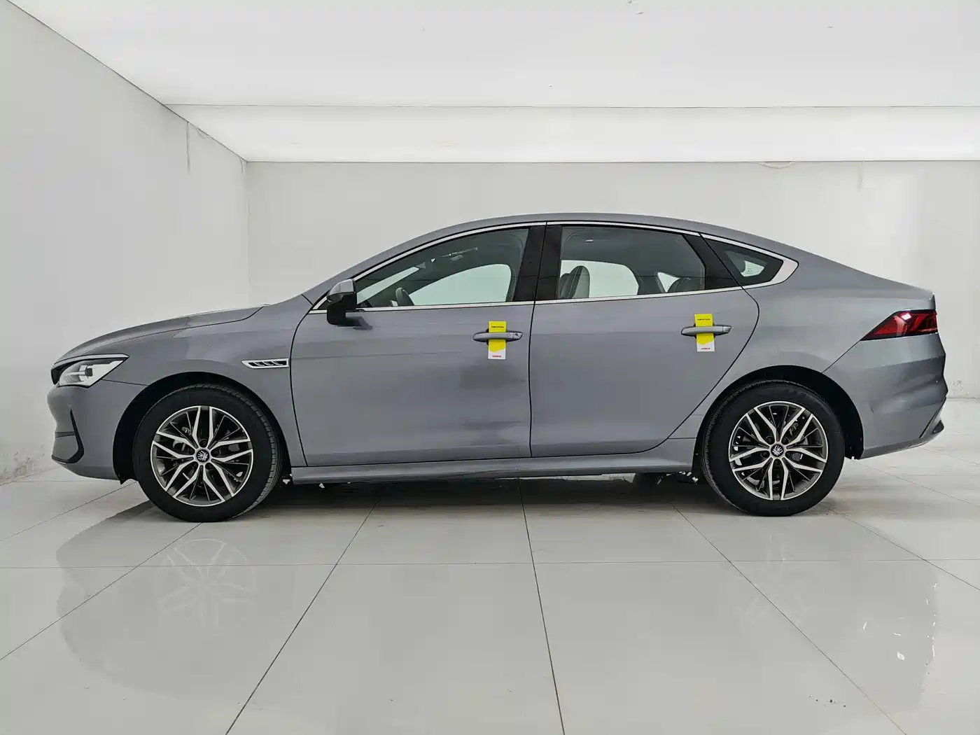 BYD Qin PLUS 2021 EV 400KM Luxury Model фото 8