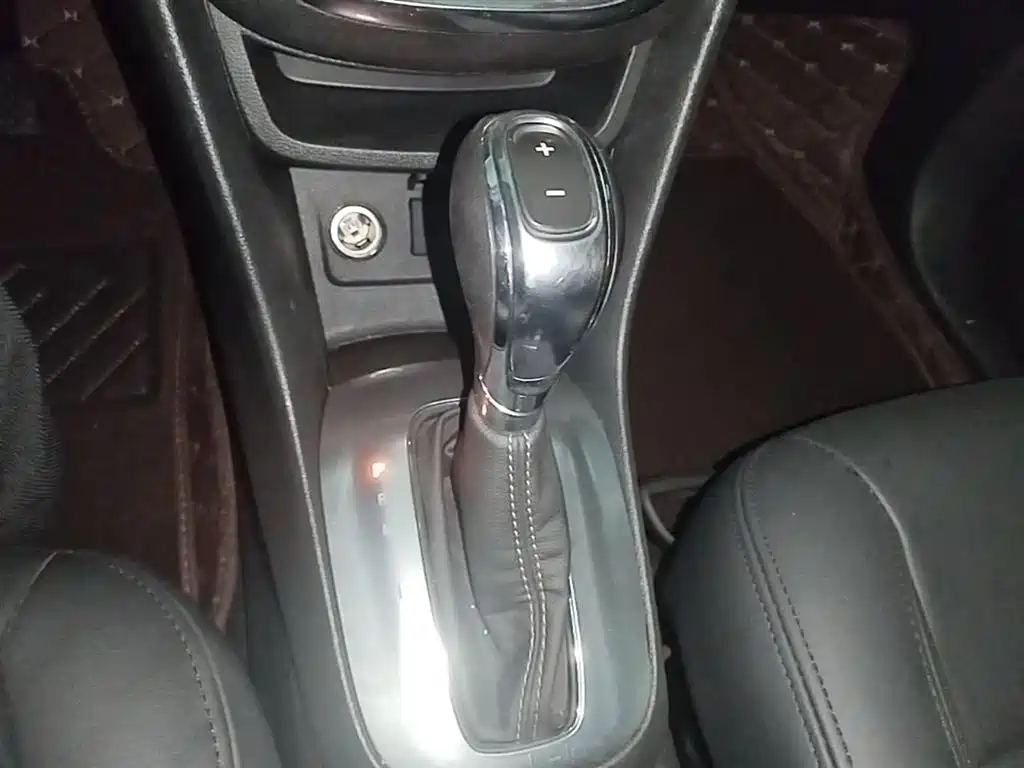 Buick Encore 2014 1.4T Automatic 2WD Urban Elite фото 14