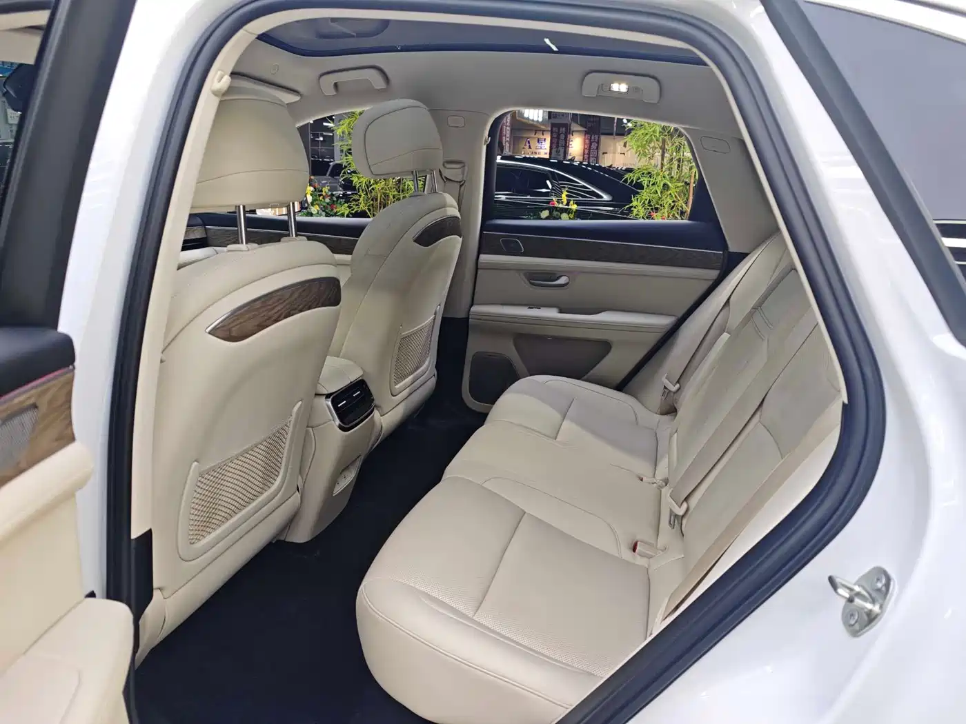 AITO Wenjie AITO M5 2022 Extended Range AWD Performance Edition фото 8
