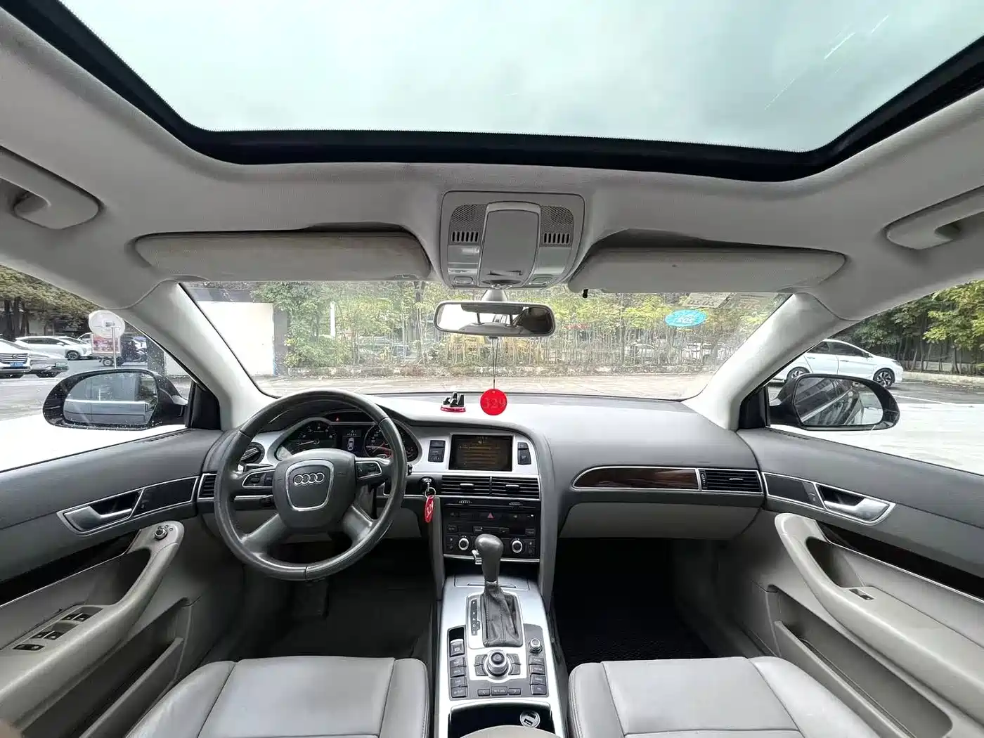 Audi A6L 2009 2.0 TFSI Automatic Standard фото 4
