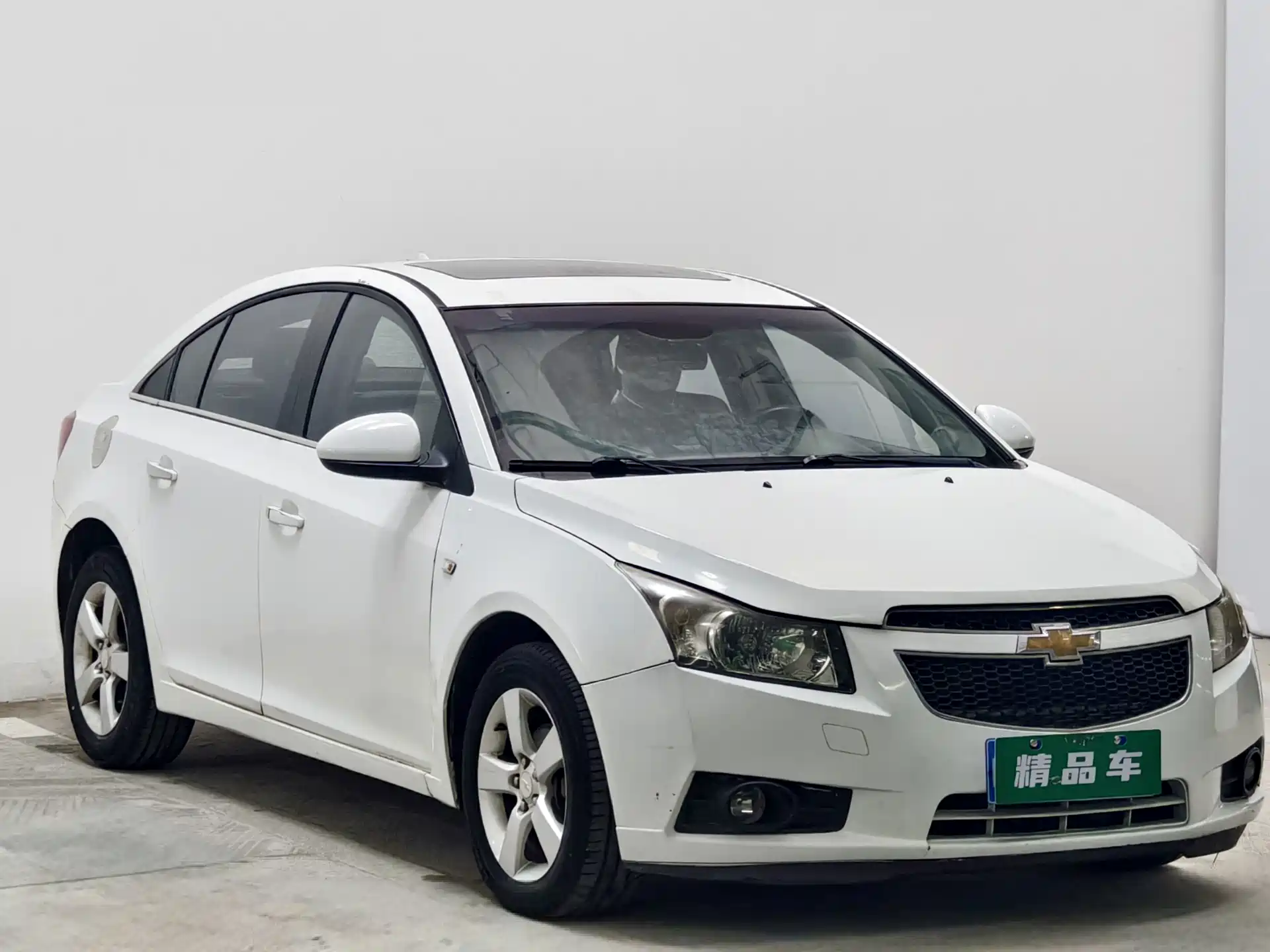 Photo 3 - Chevrolet Cruze