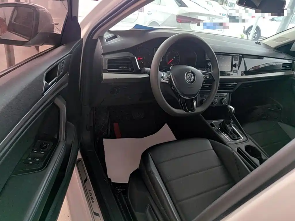 Фото 16 - Volkswagen Lavida