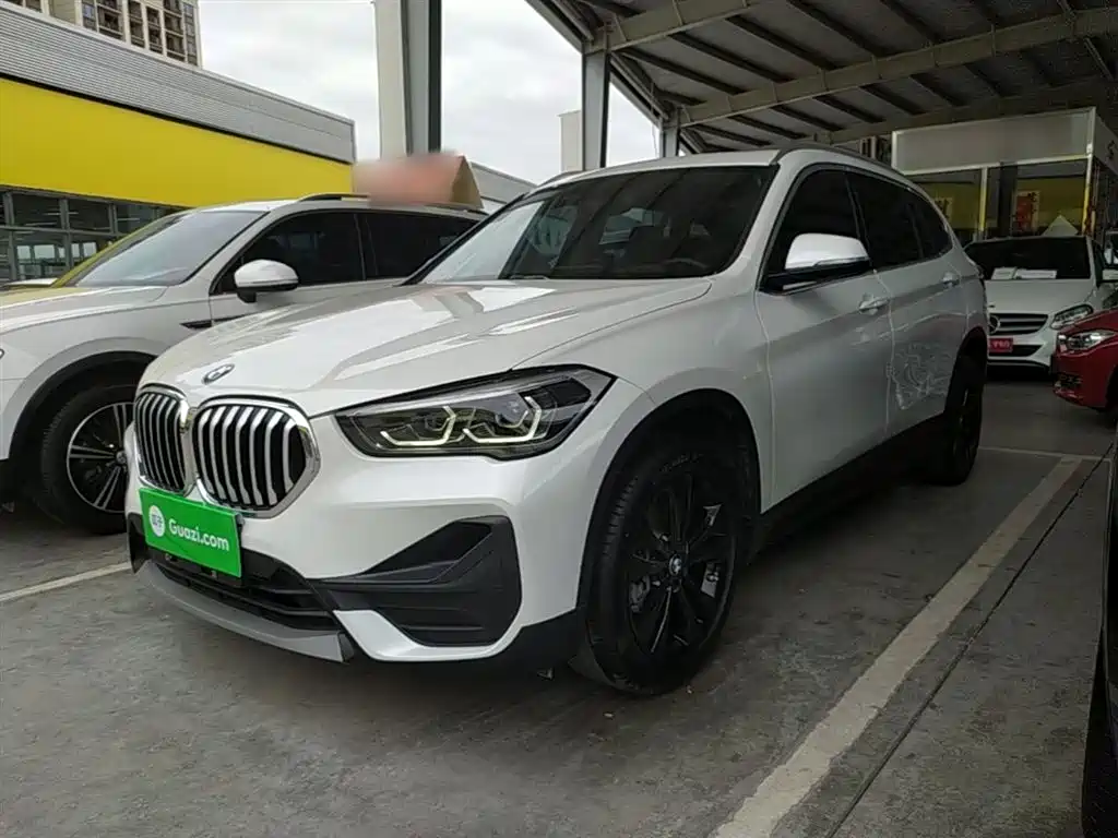 BMW X1 2021 Facelift sDrive20Li Fashion фото 2