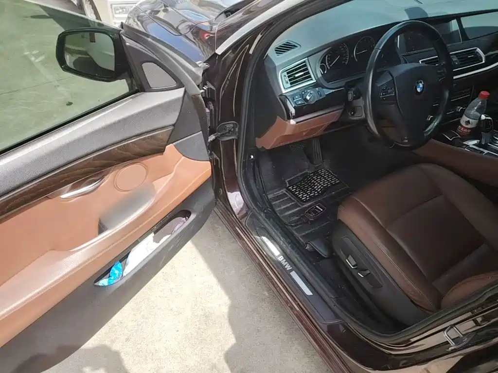 BMW 5 Series GT 2015 2014 528i Leading