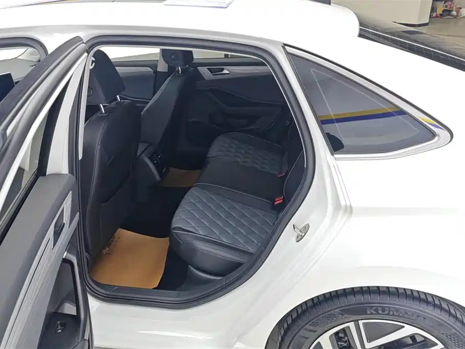 Volkswagen Sagitar 2024 300TSI DSG Surpass Edition фото 11