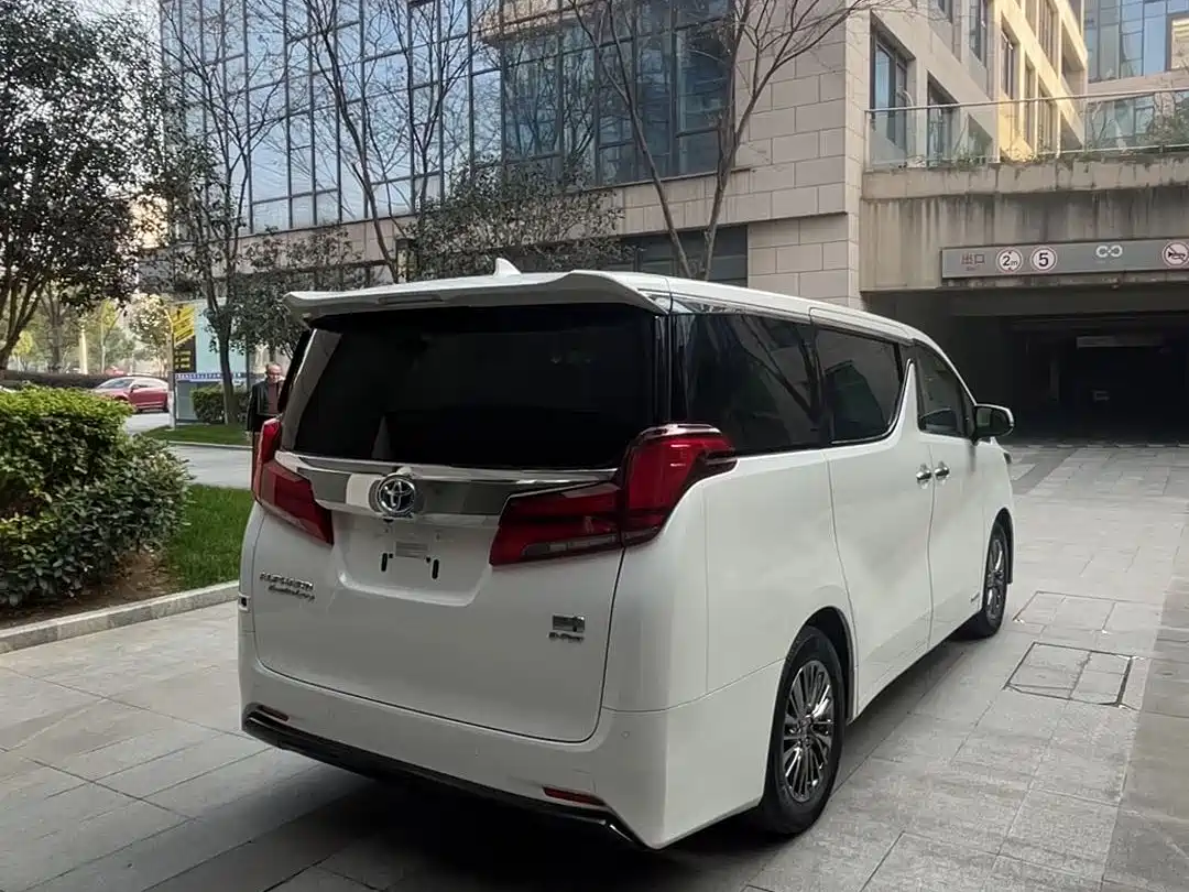 Toyota Alphard 2021 Hybrid 2.5L Premium фото 4