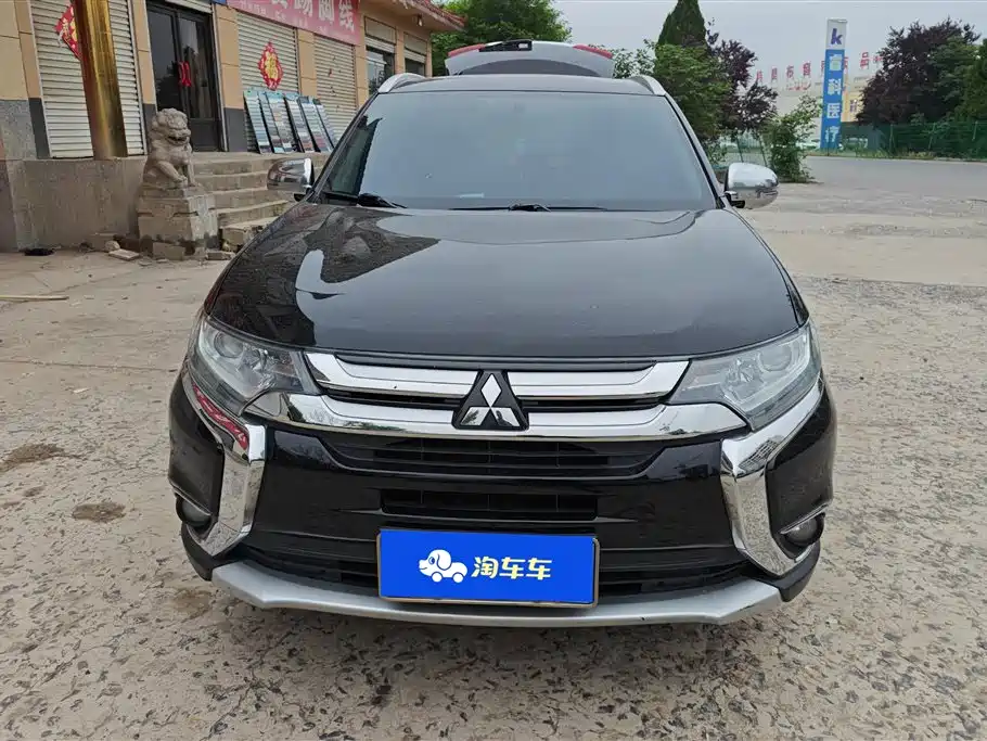MITSUBISHI OUTLANDER