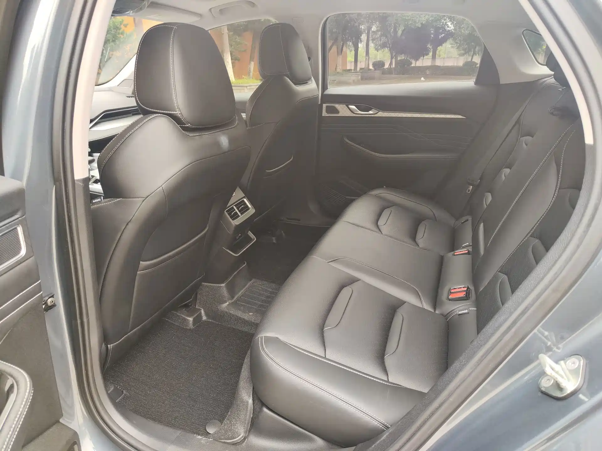 Фото 6 - Geely Preface