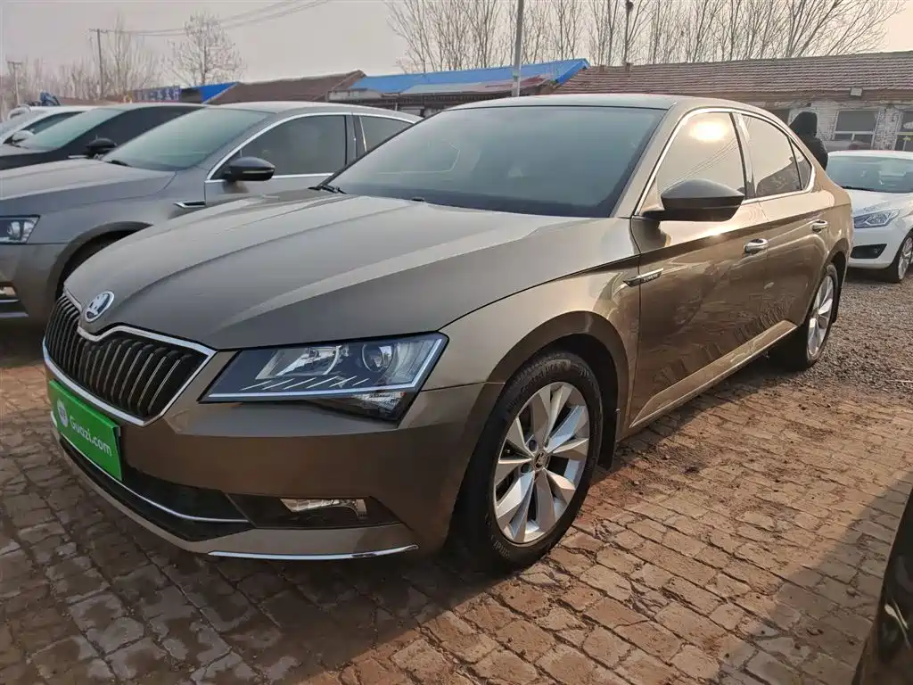Škoda Superb 2018 TSI330 DSG Comfort Edition China V фото 2