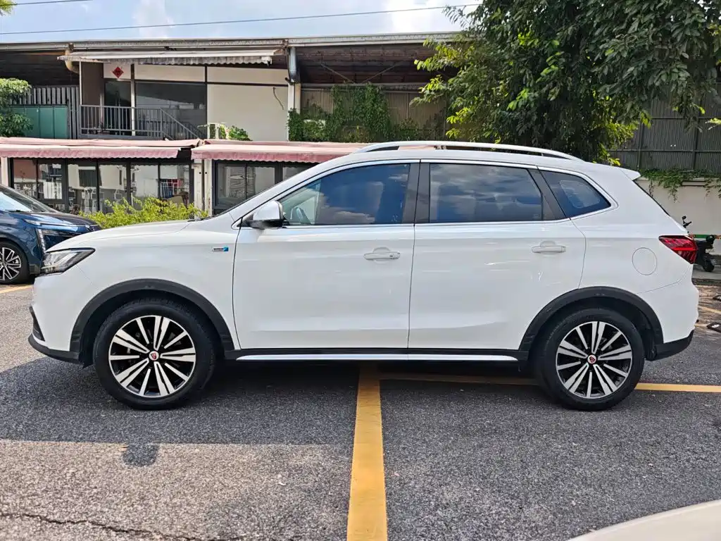 Фото 8 - Roewe RX5
