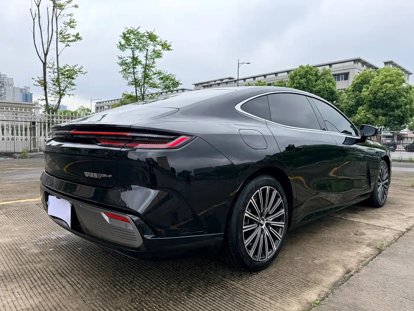 Geely Galaxy Galaxy Xingyao 8 2025 130km EM-P Starship Edition фото 6