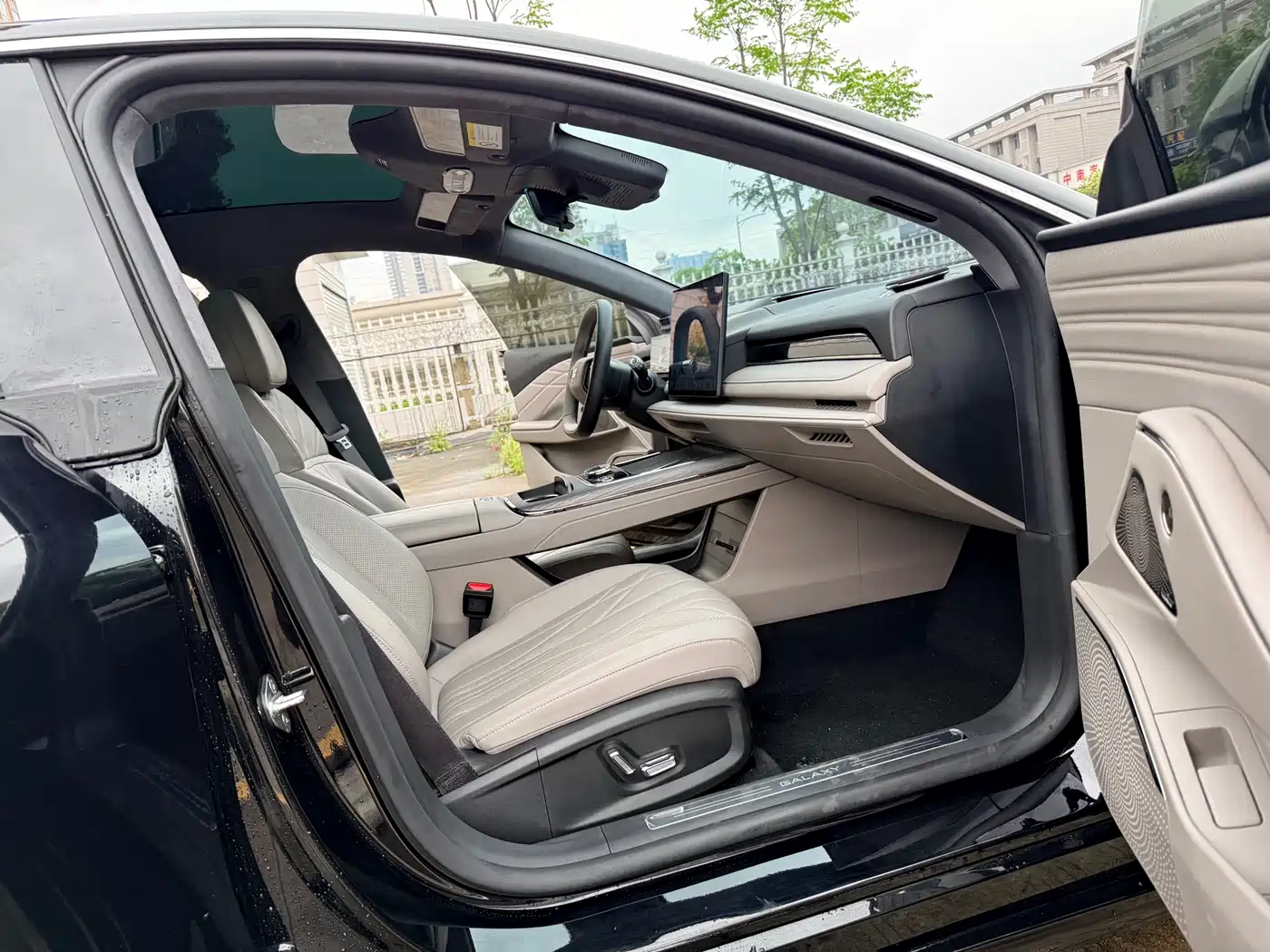 Geely Galaxy Galaxy Xingyao 8 2025 130km EM-P Starship Edition фото 11